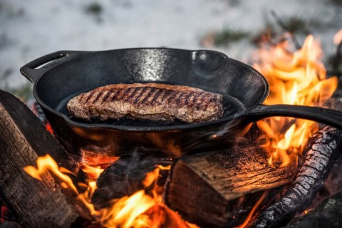 Patelnia żeliwna grillowa 26 cm - indukcja, kuchenka, piekarnik, solidna