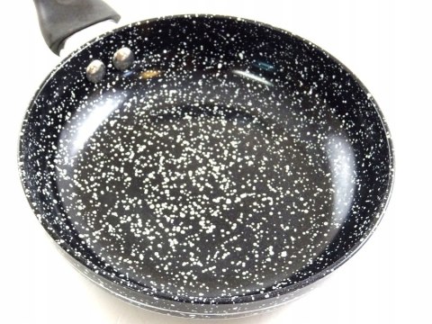 Patelnia tradycyjna 24 cm marmurowa