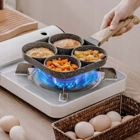 Patelnia do jajek i placków BNTrade 17 cm non-stick (nieprzywierająca)