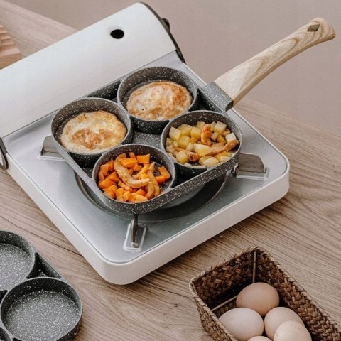 Patelnia do jajek i placków BNTrade 17 cm non-stick (nieprzywierająca)