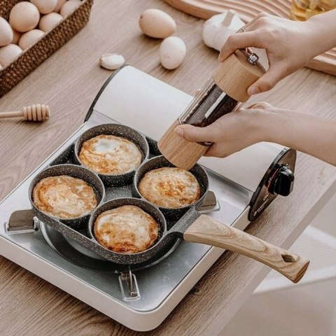 Patelnia do jajek i placków BNTrade 17 cm non-stick (nieprzywierająca)