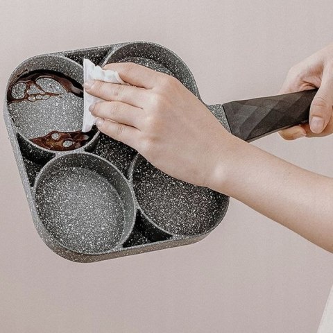 Patelnia do jajek i placków BNTrade 17 cm non-stick (nieprzywierająca)